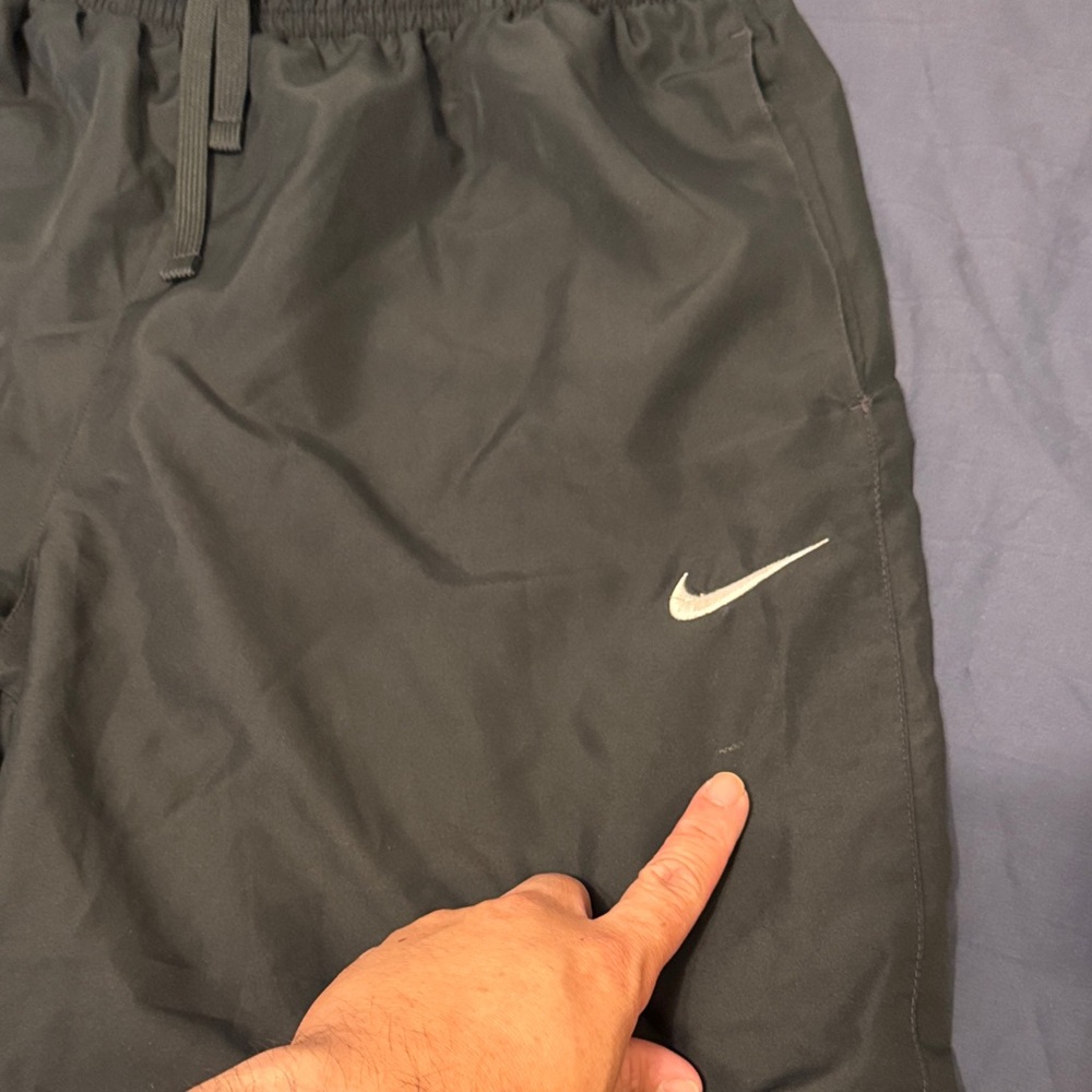 Nike Men's Dark Gray Athletic Shorts large - Picture 5 of 12